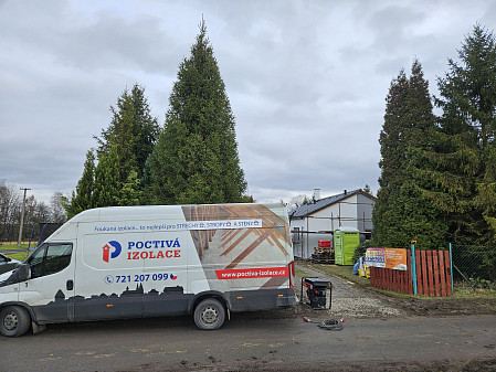 Izolace stropu novostavby – dřevostavby rodinného domu na Karvinsku